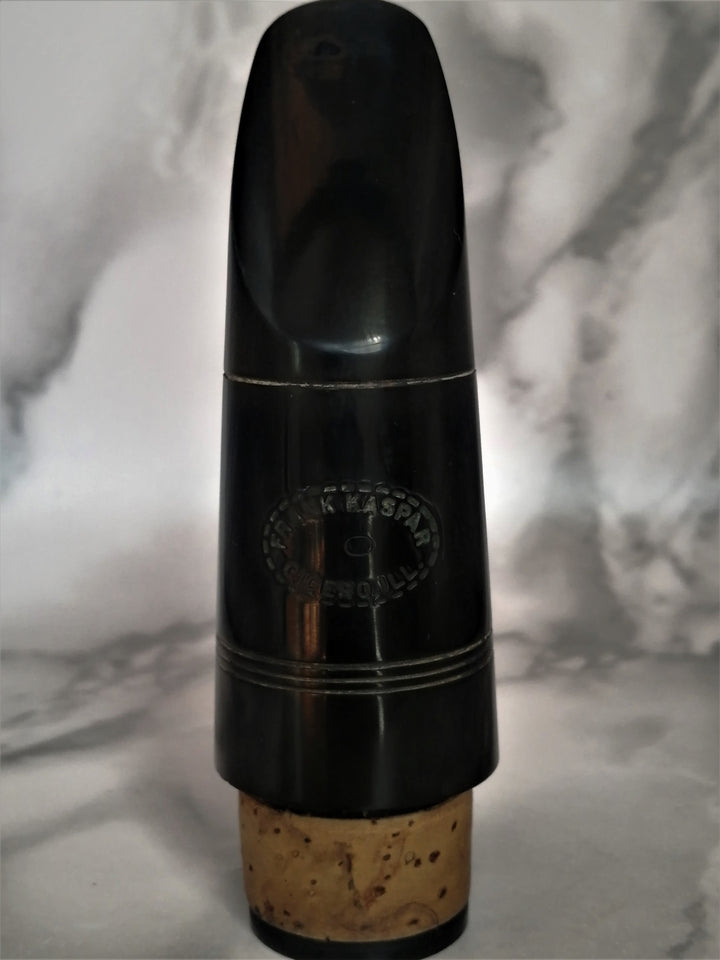 Kaspar Cicero ILL. "13" facing