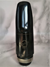 Load image into Gallery viewer, Short Shank Soloist C**, Banded Shank
